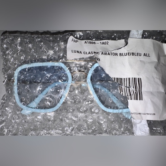 Free People Luna Classic Aviator Sunglasses ☁️ Cloud Blue 🩵 NWOT Sold Out Color - Picture 7 of 7